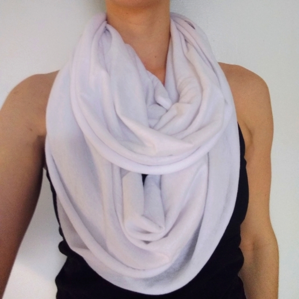 🌟 Free with Purchase. White Infinity Scarf